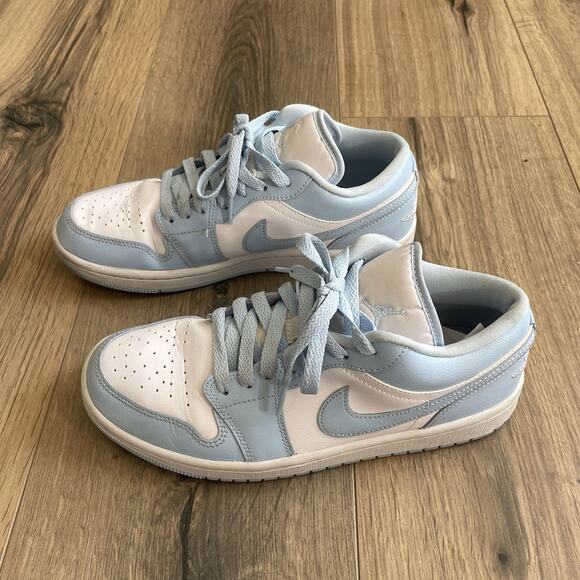 NIKE AIR JORDAN 1 LOW Womens Ice Blue White Size 8.5 Authentic DC0774-141 - Picture 5 of 10